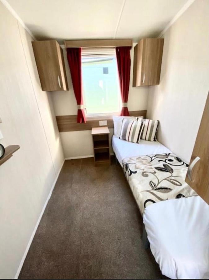 Hotel Swift Loire  Jaywick Sands Exterior foto